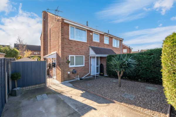 Meadowdale Crescent, Grantham, NG31