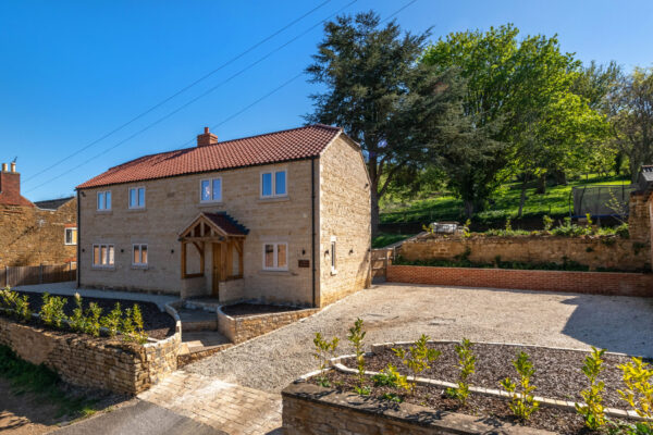Main Street, Woolsthorpe, NG32