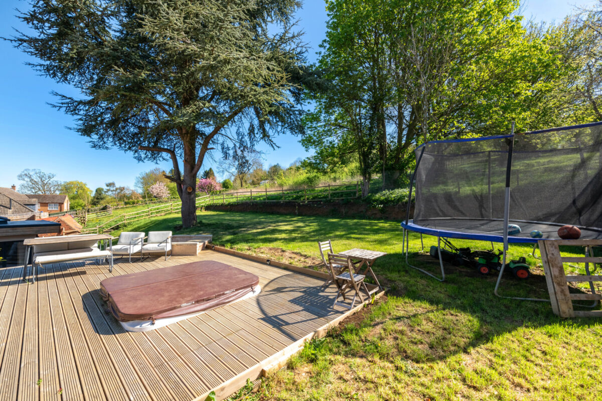 Main Street, Woolsthorpe, NG32