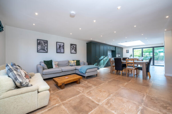 Main Street, Woolsthorpe, NG32