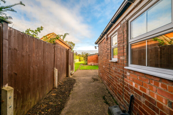 Fen Road, Heighington, LN4