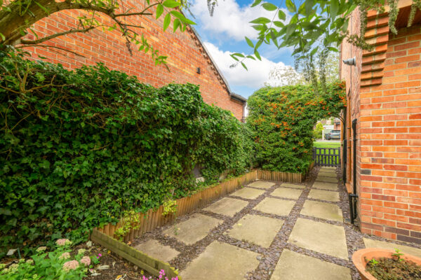 Daniel Gardens, Heighington, LN4