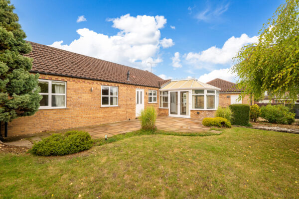 Heath Road, Navenby, LN5
