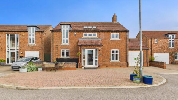Mayfair Close, Cherry Willingham, LN3
