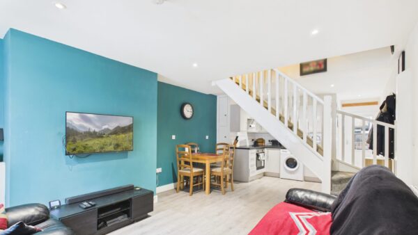 Commercial Road, Grantham, NG31