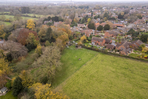 West End, Farndon, NG24