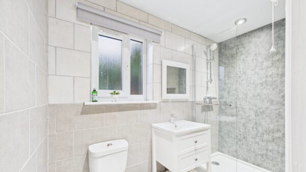 High Street, Faldingworth, LN8