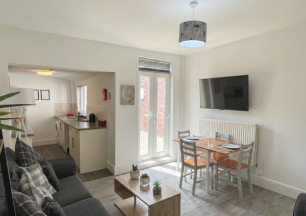 Dixon Street, Lincoln, LN5