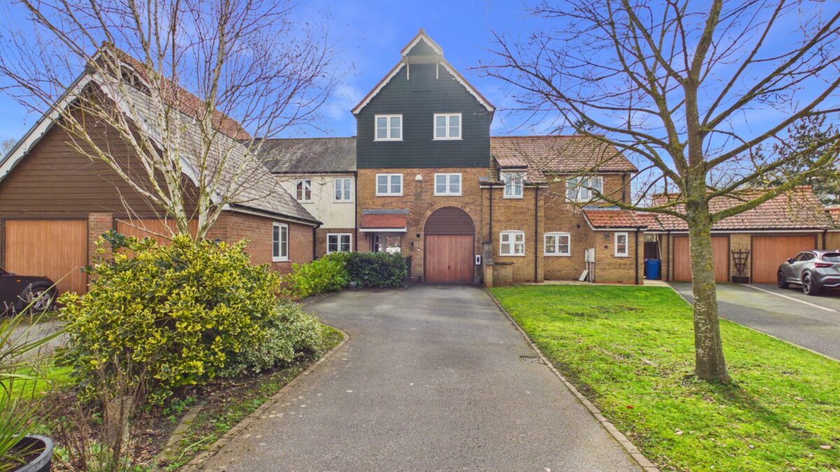 Park Lane, Burton Waters, LN1